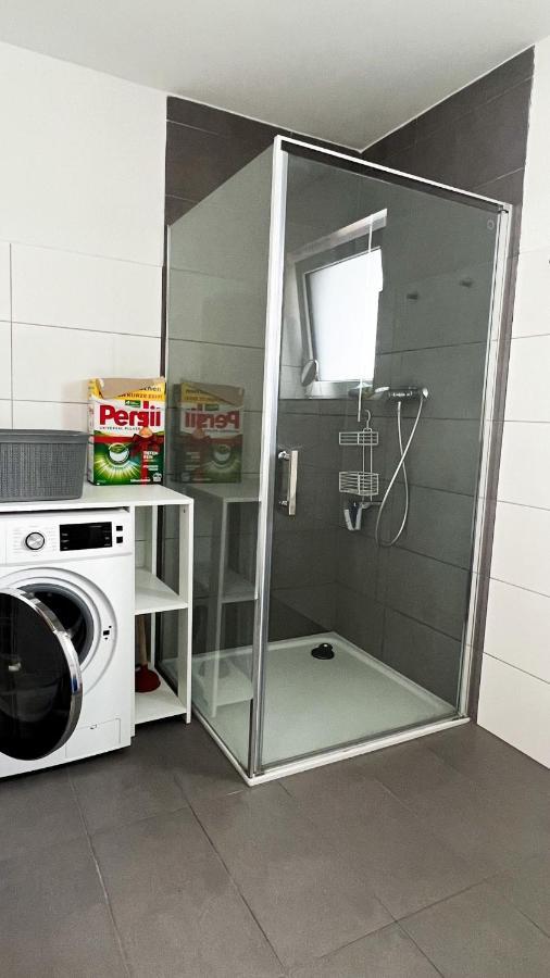 2 Zkb Apartment In Mannheim Kueche - Parken - Grosser Tv ภายนอก รูปภาพ